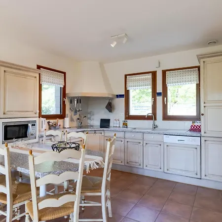 בית נופש Maison Iris *